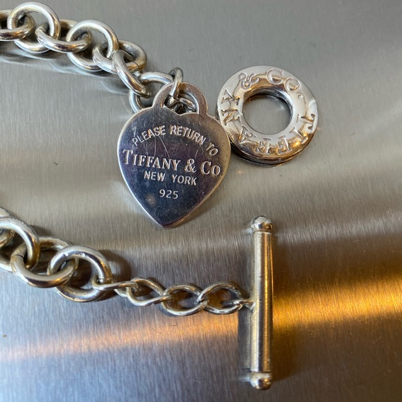 Tiffany Heart Tag Toggle Bracelet - Picture 4 of 7
